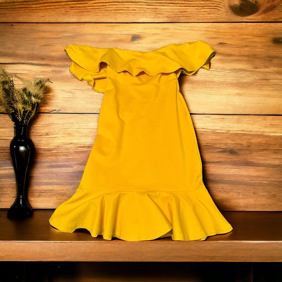 Lulus Dresses & Skirts - NWOT Lulus Yellow Spanish dress